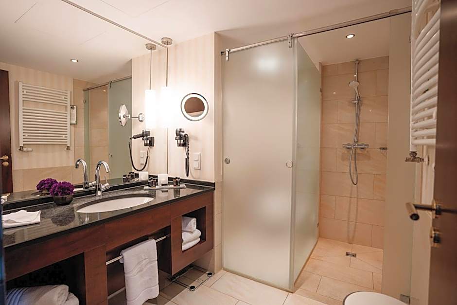 Vier Jahreszeiten Starnberg Hotel