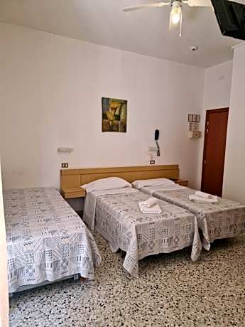 Classic Single Room with Balcony