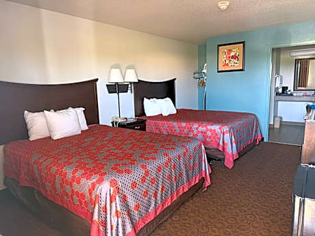 Queen Room with Two Queen Beds - Accessible/Non-Smoking