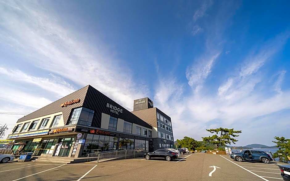 Tongyeong Bridge Hotel