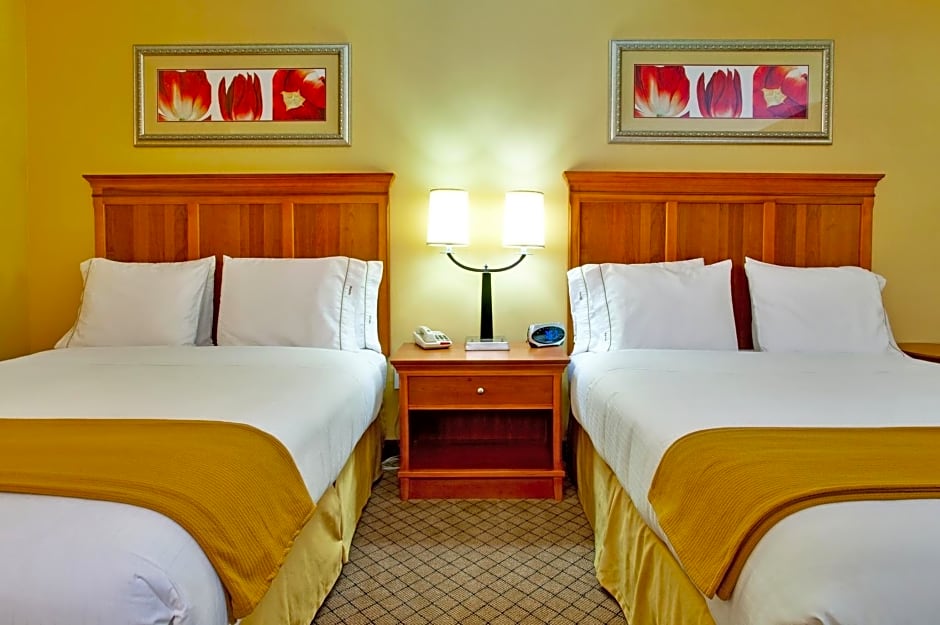 Holiday Inn Express Hurricane Mills Waverly By IHG