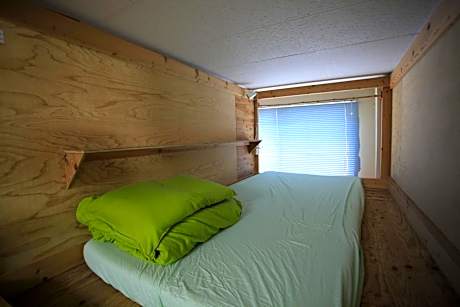 Bunk Bed in Mixed Dormitory Room