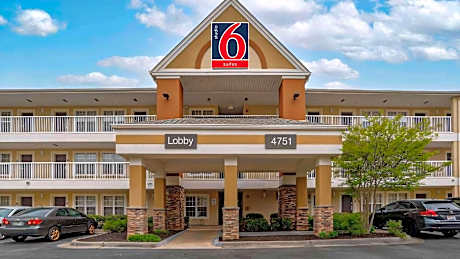 Studio 6 Extended stay Huntsville, AL - US Space & Rocket Center