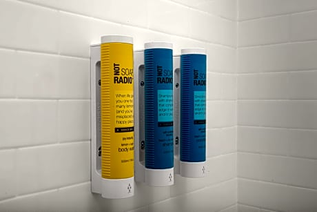 2 Queen Hearing Accessible