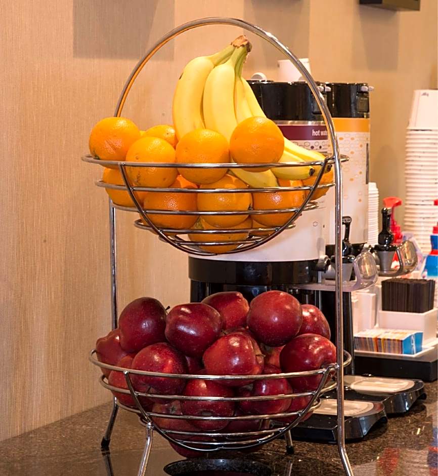 Hampton Inn By Hilton Toronto-Mississauga West, Ontario, Canada