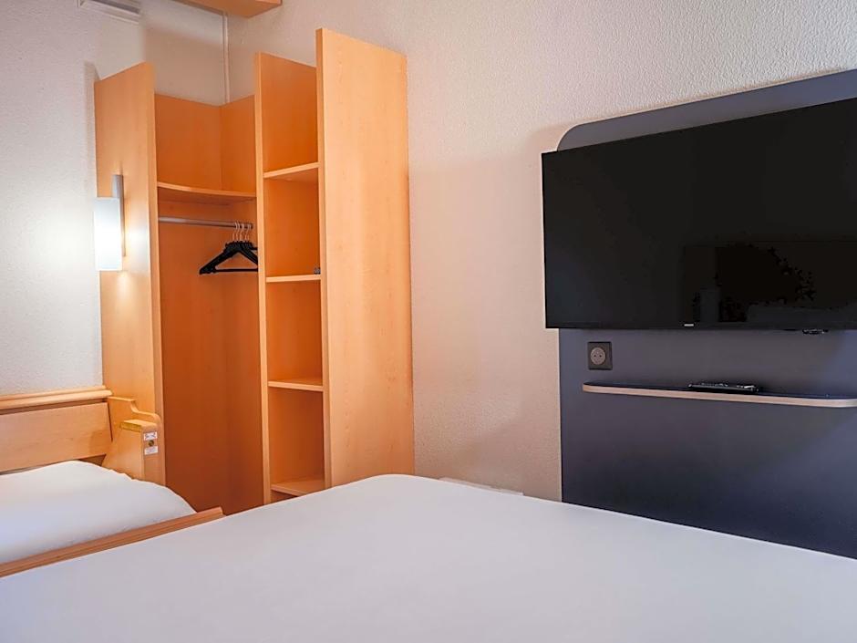 ibis Paris Pont de Suresnes