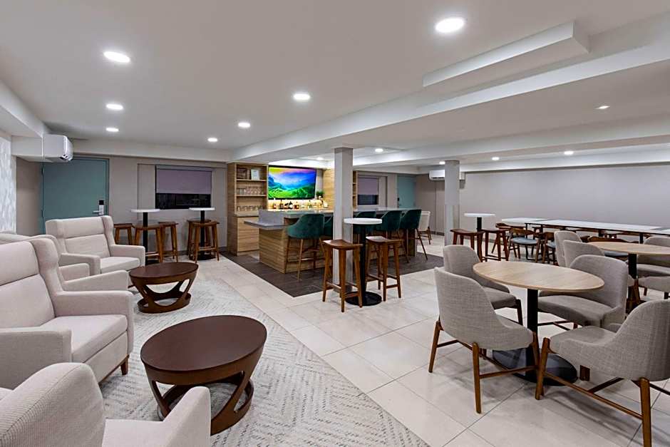 Wyndham Garden Louisville East