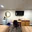 Perth Plaza Inn & Suites