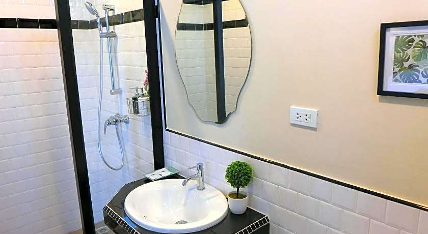 Bloom Boutique Hotel and Cafe