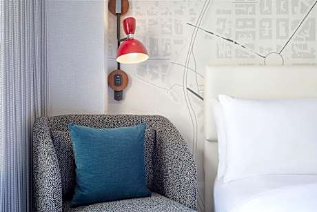 Deluxe Room, 2 Queen Beds, City View