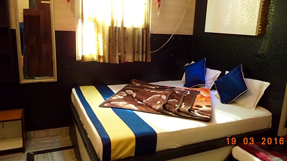 Abhineet Palace Hotel