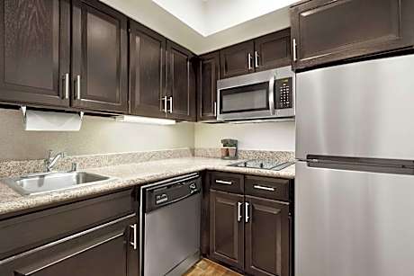 One-Bedroom Suite with Two Double Beds and Fireplace - Non-Smoking