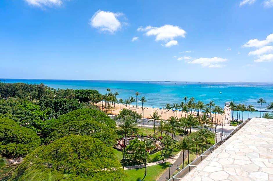 Castle at Waikiki Grand