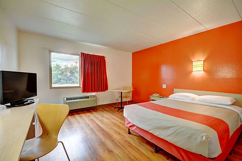 Motel 6-Seekonk, MA - Providence East