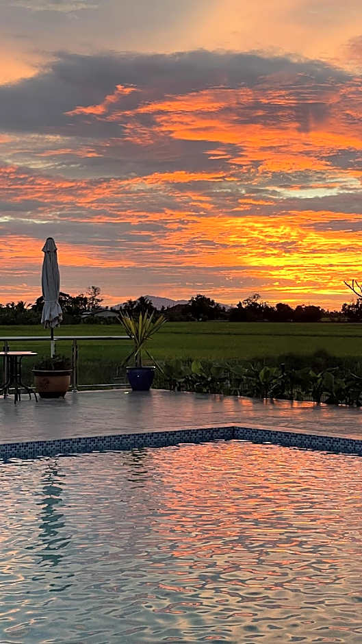 Country Road Homestay