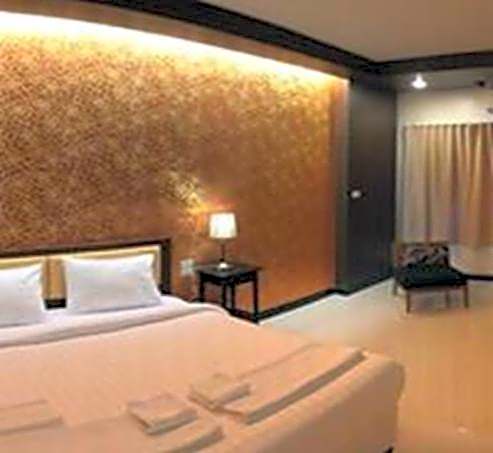 Chaisaeng in the park