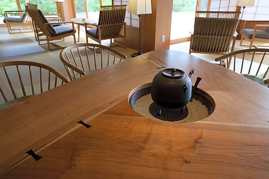 TAKITEI Riverside Onsen ーA Hidden Ryokan in Kanazawaー
