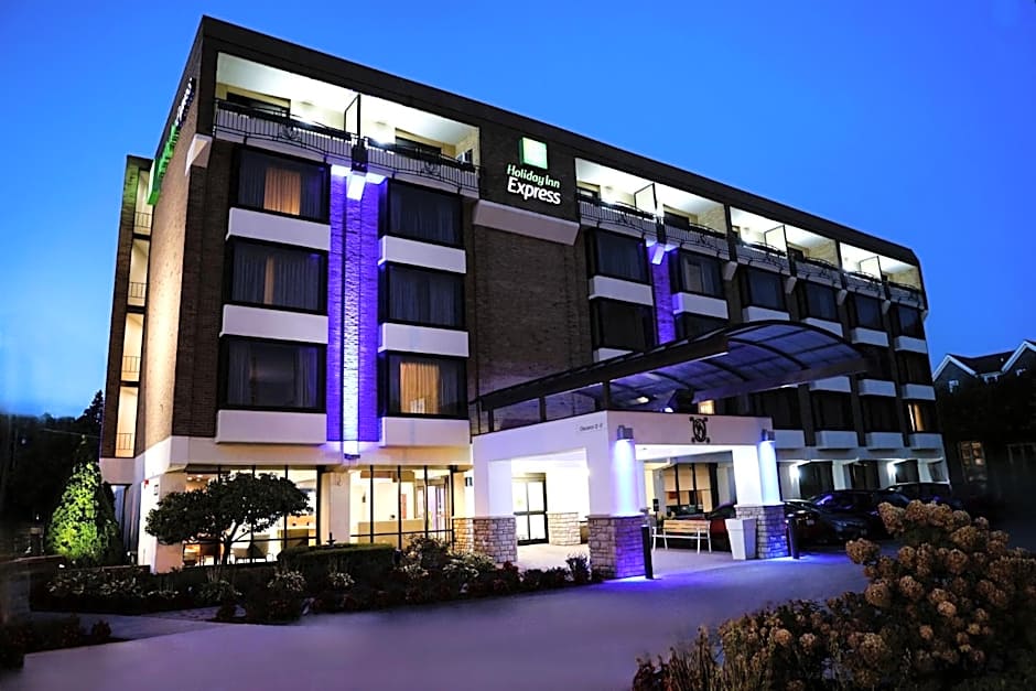 Holiday Inn Express Detroit-Birmingham By IHG