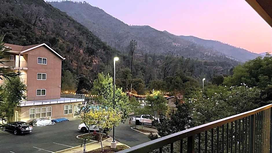 Yosemite View Lodge