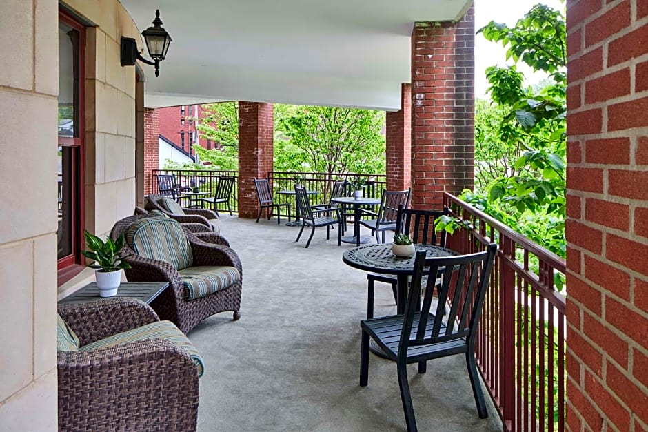 Hampton Inn By Hilton & Suites Saratoga Springs Downtown