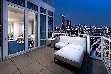 NoMo Balcony Suite