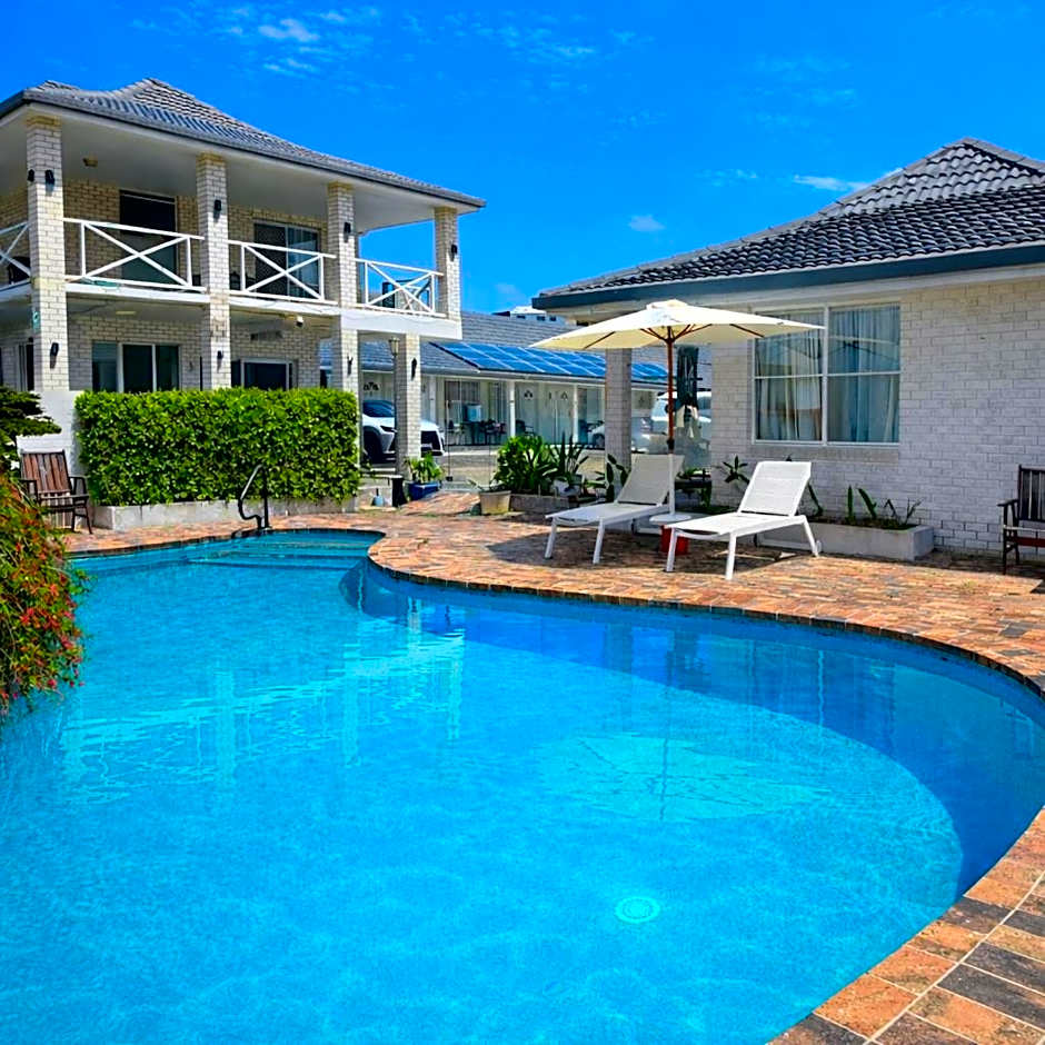 Cooks Endeavour Motor Inn - Near beach & Gold Coast Airport