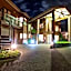 Cascades Lakefront Motel