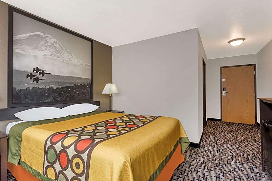 Super 8 by Wyndham Bremerton