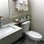 Manhattan Inn & Suites