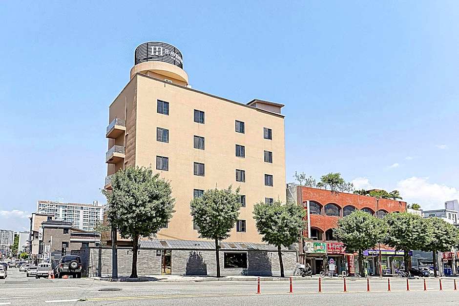 H-AVENUE Hotel NamChuncheon