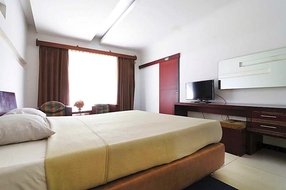 Istana Hotel Bandung Mitra RedDoorz