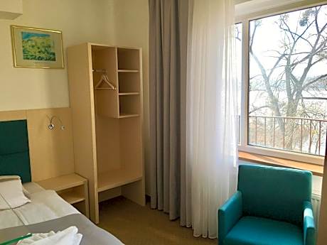 Triple Room with Lake View