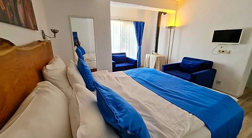 Rebetiko Hotel                                                             