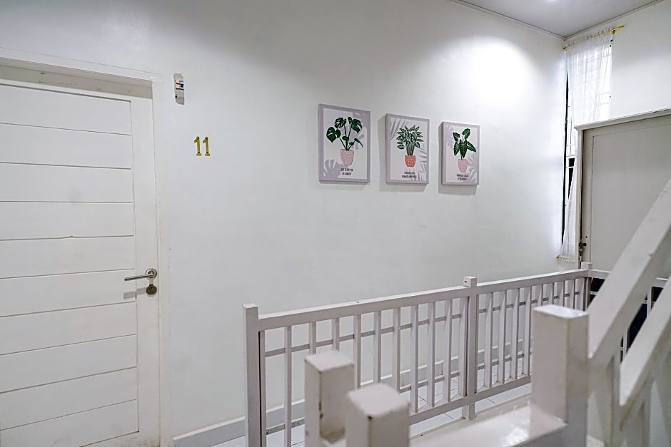 RedDoorz near Pantai Pandan Sibolga