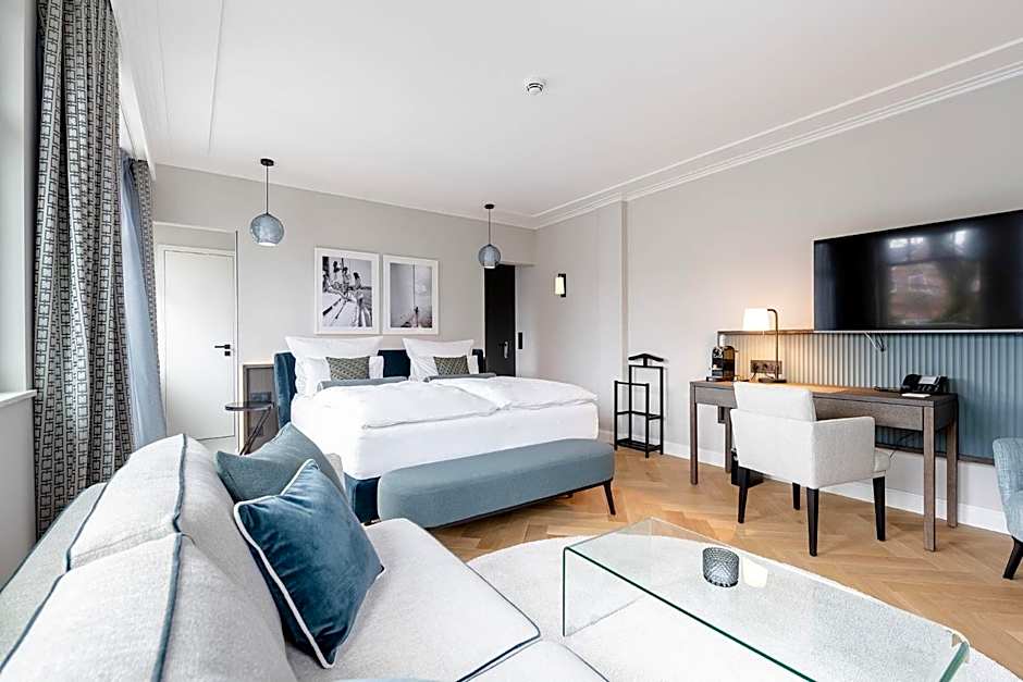 Clounys Hotel