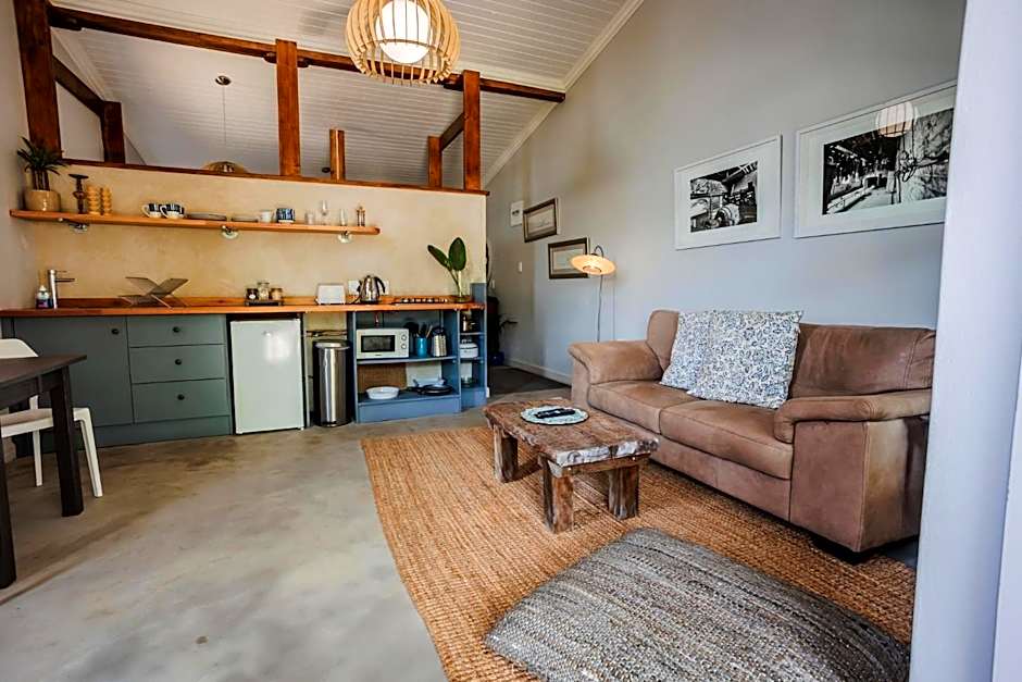 A Hilltop Country Retreat