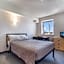 Residence & Conference Centre - Welland