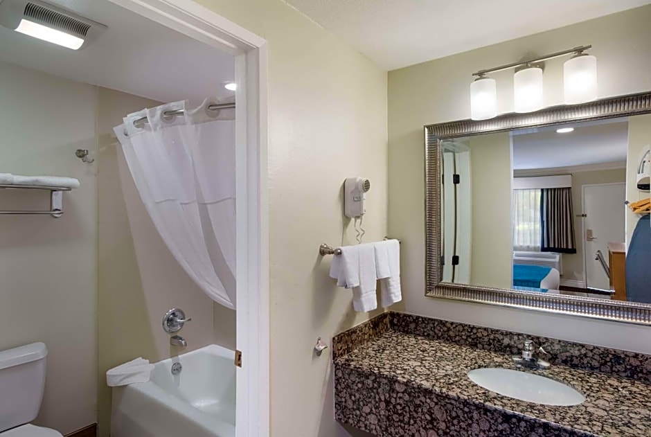 Best Western Woodland Hills Inn