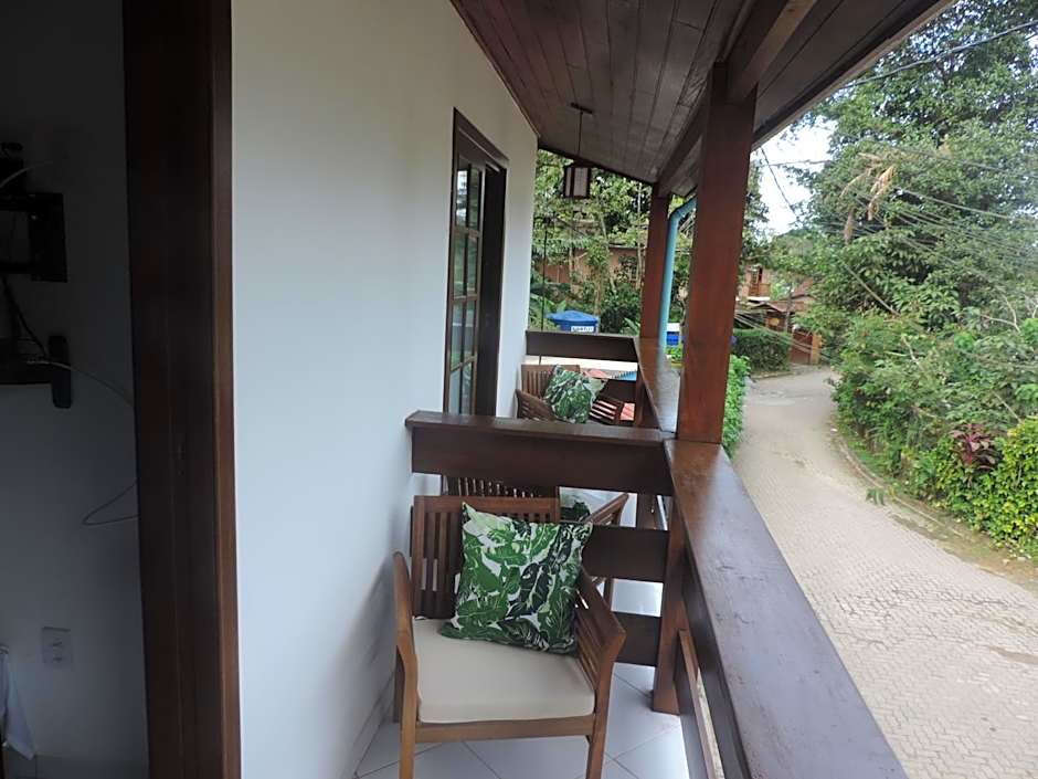 Pousada Quatro Estacoes