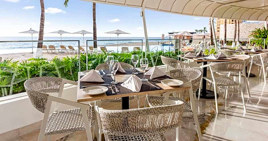 Park Royal Beach Mazatlan