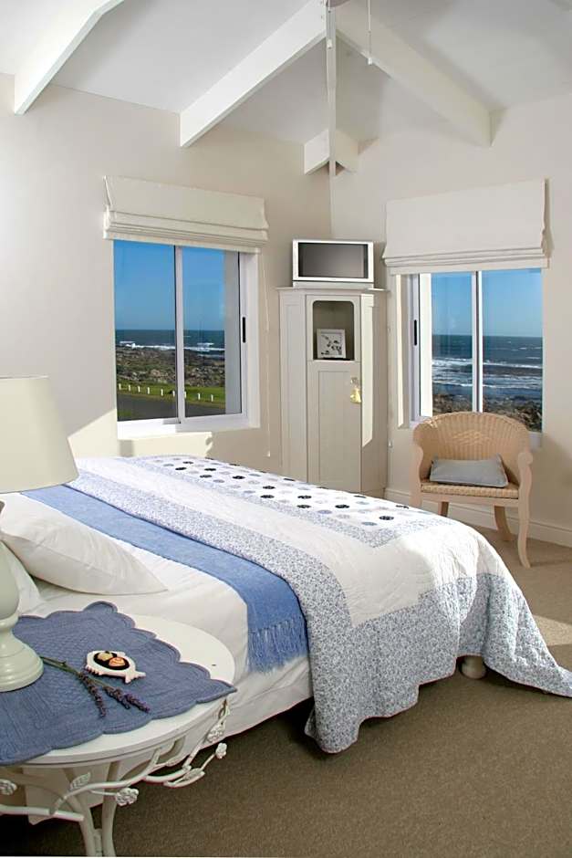 138 Marine Beachfront Guesthouse