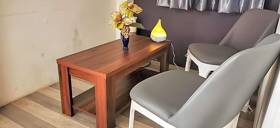 RedDoorz Plus @ Taman Madiun