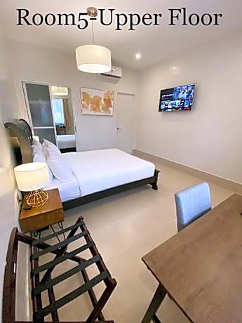 Deluxe Room 5