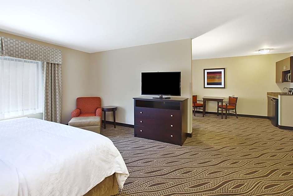 Photo 1 of 2 of 1 King Bed Suite