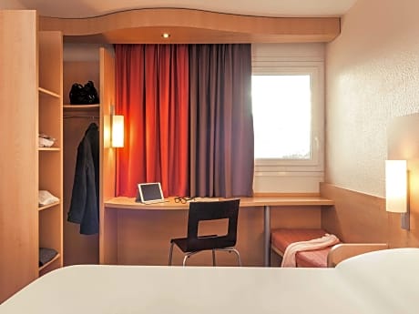 Standard Room with 1 double bed