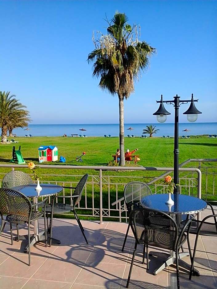 Natura Beach Hotel And Villas