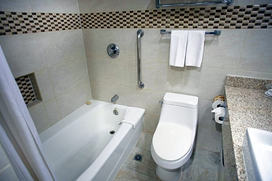 Best Western Plus Monterrey Colon