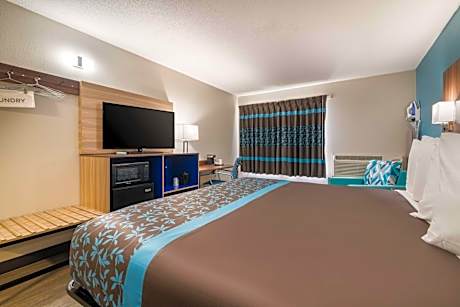 Queen Room with Bath Tub - Disability Access