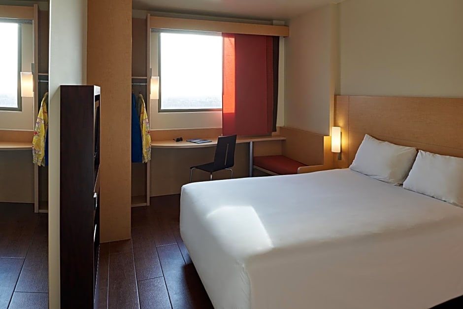 Ibis Cancun Centro Hotel