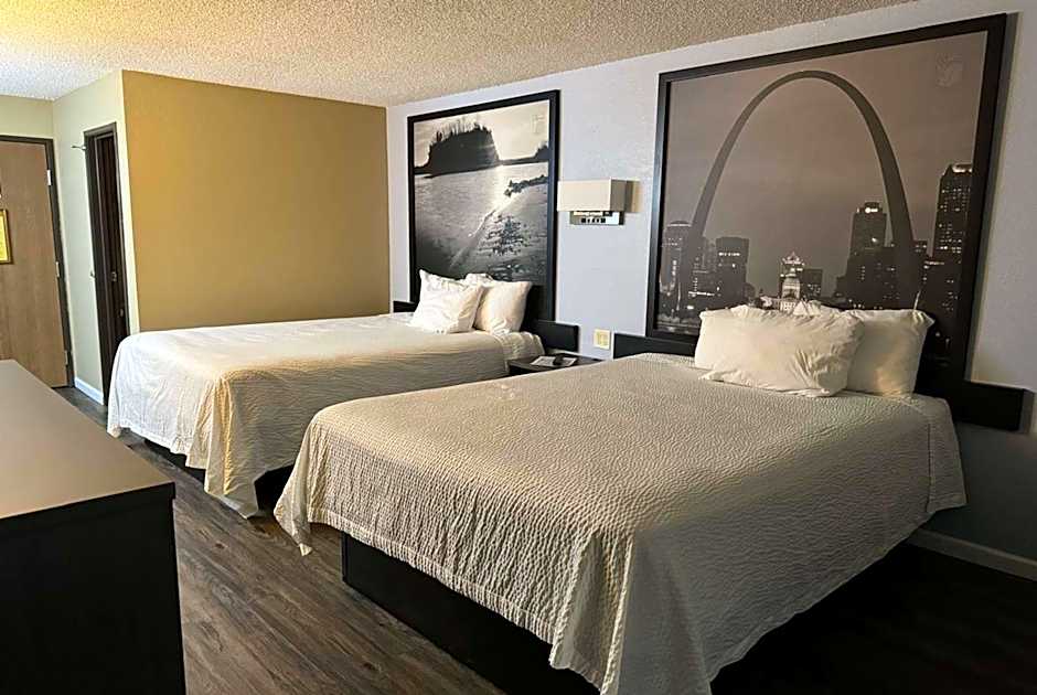 Photo 1 of 10 of 2 Queen Beds, Nonsmoking